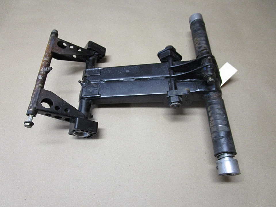 Brazo de suspensión trasero Ski Doo 2007 Rev MXZ Blizzard 600 HO SDI 800 GSX GTX 06 07 Foto 1 de 1