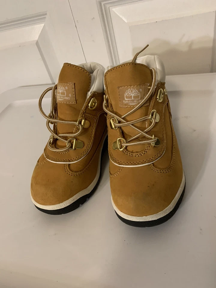 Timberland Wheat 6 pulgadas clásicas premium botas para niños pequeños talla 11 Foto 1 de 4