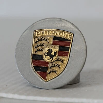 Tapa central Porsche Carrera 911 944 OEM 1984-1994 escudo plateado dorado 92836103206 Foto 1 de 4
