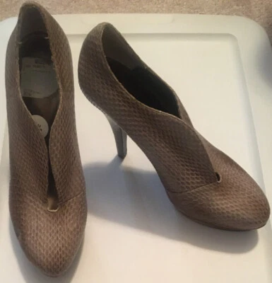 Tacones de aguja Carlos Santana gris y marrón piel de serpiente talla 8,5 plataforma sexy Foto 1 de 4