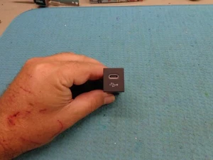 TOYOTA COROLLA 21 22 23 USB AUXILIAR ENCHUFE DE ENTRADA CONECTOR PUERTO CONECTOR - Imagen 1 de 6
