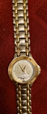 Reloj de 2 tonos para mujer Castillo de Cenicienta exclusivo bodas cuento de hadas de Disney Foto 1 de 3