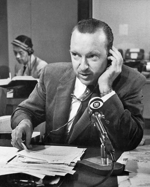 TV News Anchor WALTER CRONKITE Glossy 8x10 Photo CBS Evening News Print - Image 1 of 1