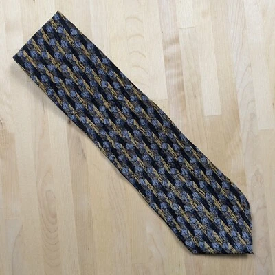 Corbata de seda Martini como se ve bajo el microscopio colección cóctel Foto 1 de 4