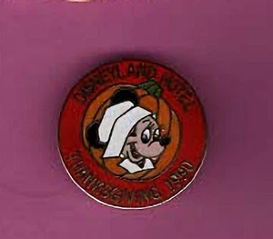 Disney Disneyland Hotel Cast Pin Thanksgiving 1990 PILGRIM MINNIE - Picture 1 of 1