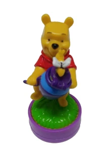 Timbro di plastica Winnie the Pooh figura da 3 pollici - Winnie the Pooh con vaso di miele - Foto 1 di 5