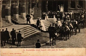 CPA AK De Koninklijke stoet begeeft zich naar de Beurs DUTCH ROYALTY (784617) - Picture 1 of 2