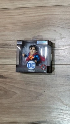 Figura Die-Cast Jada Metalfigs 2.5" DC Superman *NUEVA* Foto 1 de 4