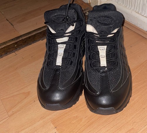 NIKE airmax 95 essentials triple nero