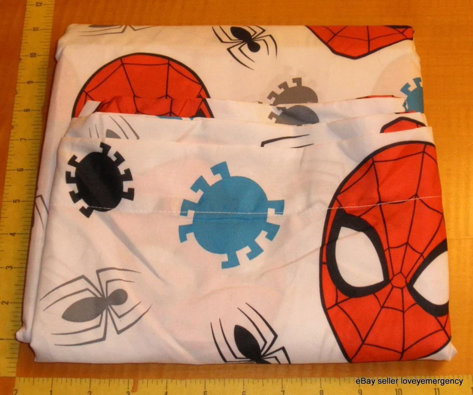 Hoja plana doble de microfibra Marvel Spider-Man o tela/material Foto 1 de 3