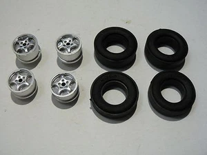 Carrera 1:24 Exclusivo 4 llantas y 4 neumáticos para 124 vehículos - Imagen 1 de 1