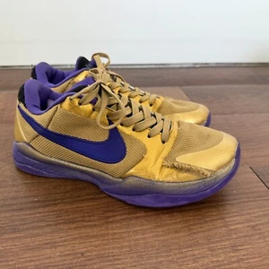 Nike Zoom Kobe 5 Protro x Undefeated Hall Of Fame Taglia 7.5 - Progetto Restauro - Foto 1 di 12