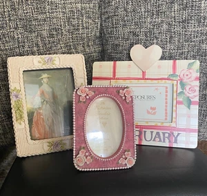 Set of 3 Picture Frames Wood/Ceramic/Resin Pink White Art Floral Chic Vintage - Picture 1 of 24