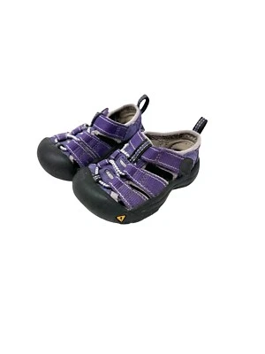 Tênis Baby Keen sandálias tamanho 4 alça roxa sobre solas confortáveis - Imagem 1 de 3