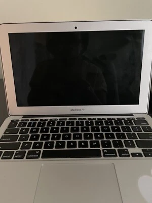 Notebook Apple MacBook Air 11,6 polegadas - MD223LL/A - Imagem 1 de 4
