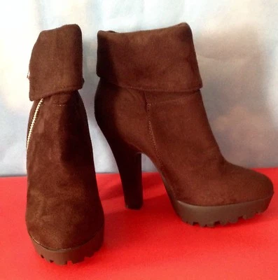 BOTAS WILD DIVA TOBILLO TACÓN ALTO PLATAFORMA GAMUZA MARRÓN CREMALLERA LATERAL TALLA 6.5 Foto 1 de 4