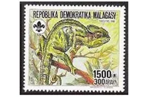 Malagasy 841,MNH.Michel 1115. Scouts 1988.Scouting trefoil.Nossi-Be chameleon. - Picture 1 of 1