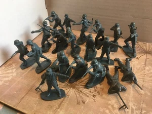 Airfix, 20 German soldiers, 1.32 scale, good condition, see photos 1939-45 era - Picture 1 of 8