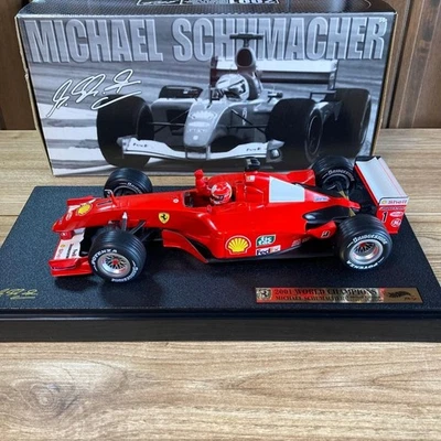 Modellino auto Hot Wheels 1/18 Ferrari F2001 Michael Schumacher campione... - Immagine 1 di 4