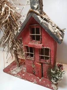 Belén de invierno decoración por Sarah Beach - sol de invierno - casa de madera roja - Imagen 1 de 8