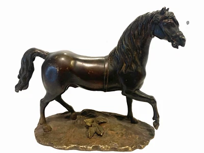 Cheval sur socle Groupe en bronze a patine brune XX siècle - Photo 1/4