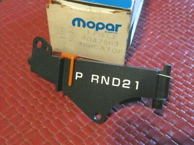 Nuevo de Lote Antiguo Mopar 1979-1981 Chrysler New Yorker, indicador de cambio de marchas Newport, en caja Foto 1 de 2