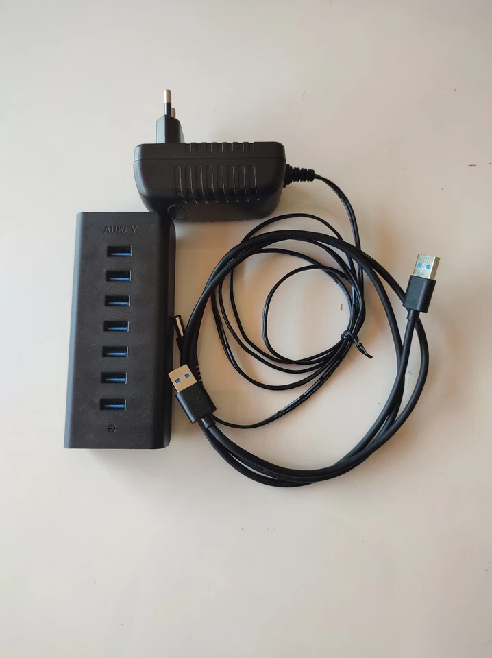Hub USB 3.0 Aukey 7 porte con alimentatore - Immagine 1 di 1