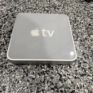 Apple A1218 TV 1st Generation MA711LL/A In Box W/ Plug In & Remote - Photo 1/4