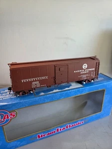 ATLAS #9772-2 Pennsylvania Rail Road REA 1923 ARA Steel Box Car + 2-Rail + NIB - Picture 1 of 6