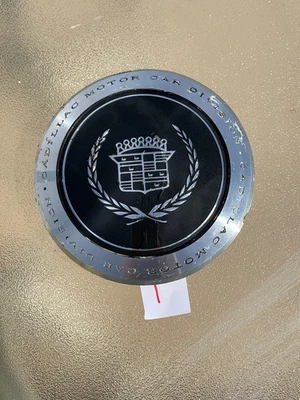 Tapa central de rueda Cadillac Deville Fleetwood 1989-1993 OEM (25558414) Foto 1 de 4