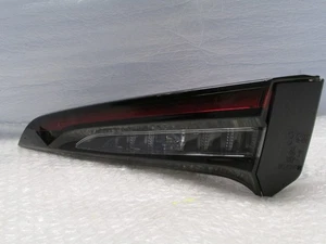 Toyota Corolla 2019-2025 hatchback lado derecho puerta levadiza montada luz trasera OEM - Imagen 1 de 13