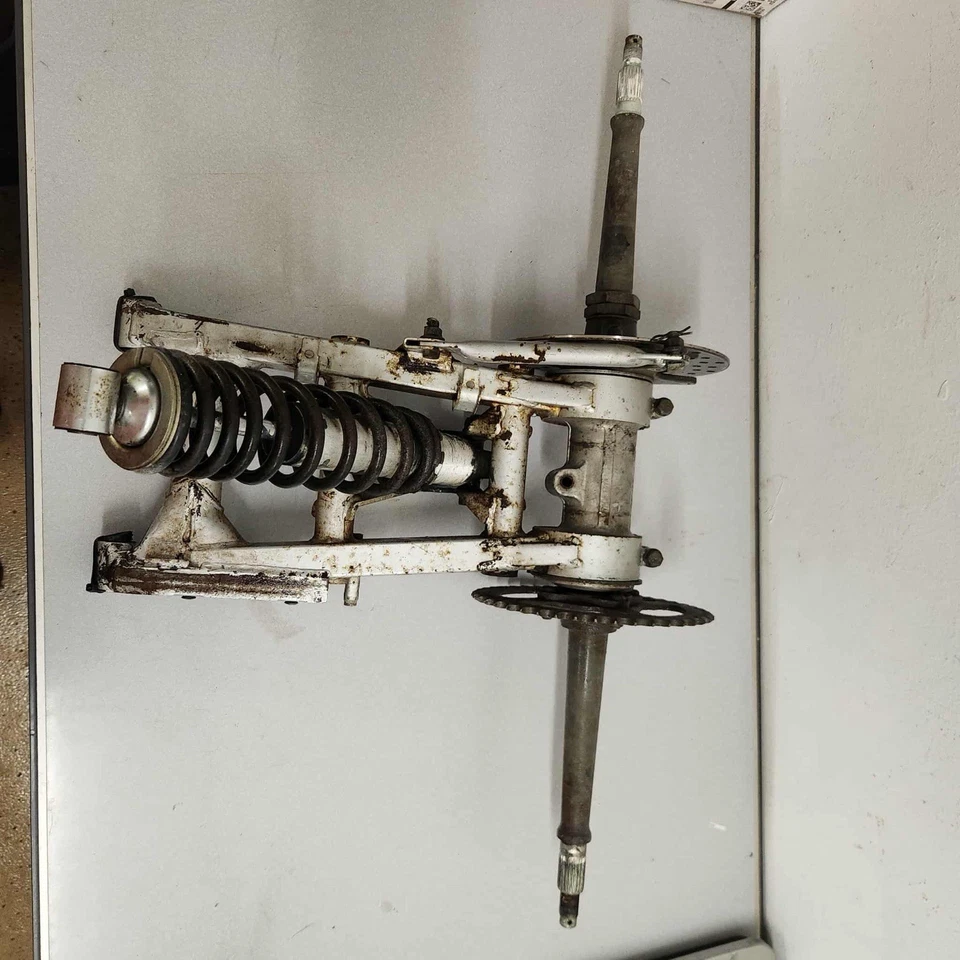 1987 - 89 Mojave 250 Swingarm 后轴组件 33001 - 1269 & 完整后制动器 — 第 1/4 张图片