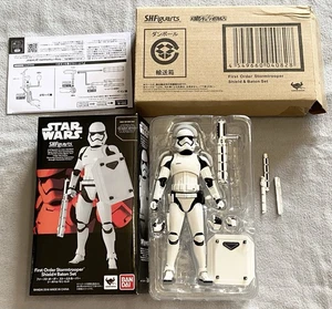 Bandai S.H. Figuarts Star Wars First Order Stormtrooper w/ Shield & Baton *Auth* - Picture 1 of 4