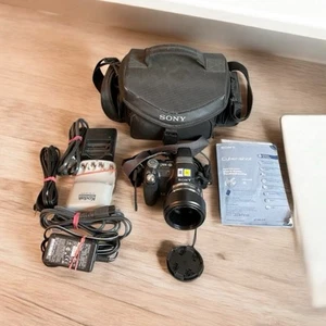 VTG Sony Cyber-shot DSC-H5 Digital Camera In Perfect Working Order & Camera Bag - Picture 1 of 7