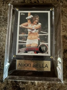 NIKKI BELLA WWE TOPPS Kartengröße braun Marmor Holz Plakette Lasergravur - Bild 1 von 2