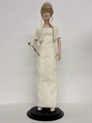"Muñeca de porcelana Franklin Mint princesa Diana vestido blanco con cuentas 17"" con caja" Foto 1 de 4