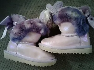 UGG LITTLE GIRLS PURPLE PAZ CLASSIC II WITH BUNNY EARS BOW SIZE 7 TD - Picture 1 of 4