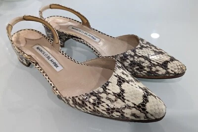 Bomba Manolo Blahnik feminina branca Allurasa pele de cobra tamanho UE 37/EUA 7 - Imagem 1 de 4