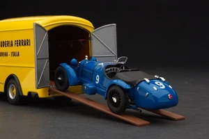 Exoto 43 | Le Mans Winner | 1934 Scuderia Ferrari Alfa Romeo 8C & Transporter - Bild 1 von 24
