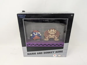 Mario & Donkey Kong 8-Bit, Mondo di Nintendo Retro Videogioco Diorama, Jakks - Foto 1 di 7