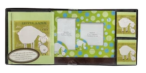 Set Regalo Cancelleria Piccolo Agnello Cornice Magnetica Foto Note Carte Regalo Nuovo - Foto 1 di 3