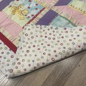 VTG Handmade Quilt Pastel Storybook Animals Whimsical Baby Nursery Unisex 38x38 - Picture 1 of 11
