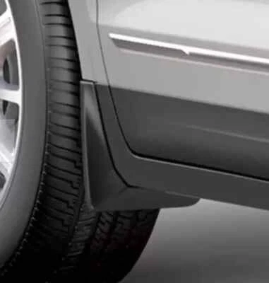 Protectores contra salpicaduras traseros negros OEM 2020-2025 Cadillac XT5, Prem Lux/Sport GM 84450237 Foto 1 de 4