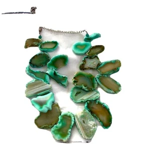 Grande collana verde vera pietra venata ingombrante pesante ape argento e chiusura. - Foto 1 di 10