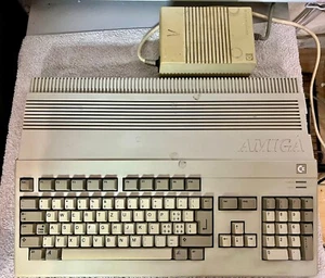 Commodore Amiga 500 Amiga500 A500 with Power Supply - Bild 1 von 4