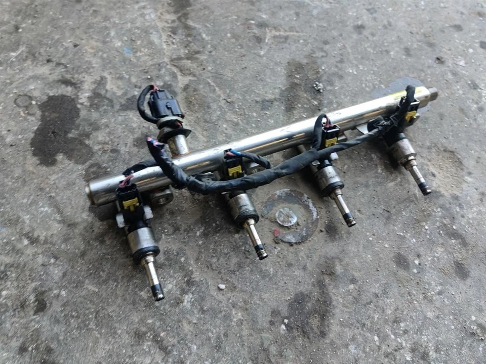 FUEL INJECTORS SET 353102B150 2018-2019 HYUNDAI ACCENT Foto 1 de 4