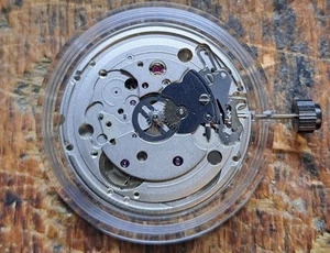 Sellita Automatik SW200-1 b OHNE Datum swiss replacement for ETA 2824-2 - Bild 1 von 3