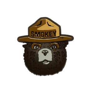 Konvolut 63 Vintage Smokey The Bear Pins - Bild 1 von 4