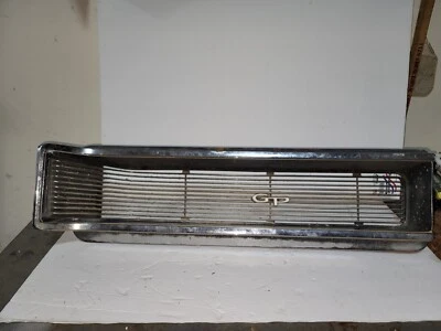  Pontiac Grand Prix GP 1964 parrilla y surrond lado izquierdo del conductor original  Foto 1 de 4