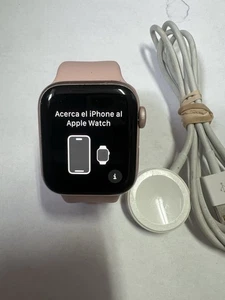 Apple Watch Series 4 40mm rose gold Aluminum Case Sport Band (GPS) - Photo 1 sur 5